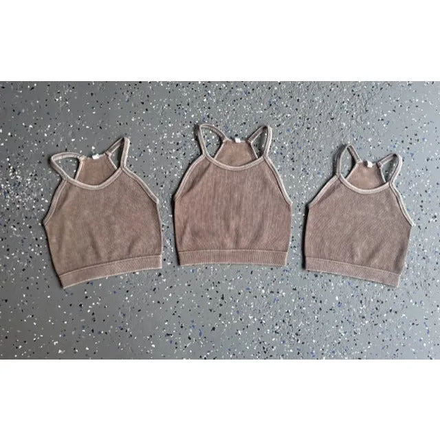 Cali Ribbed Seamless Cami Tank in Mocha