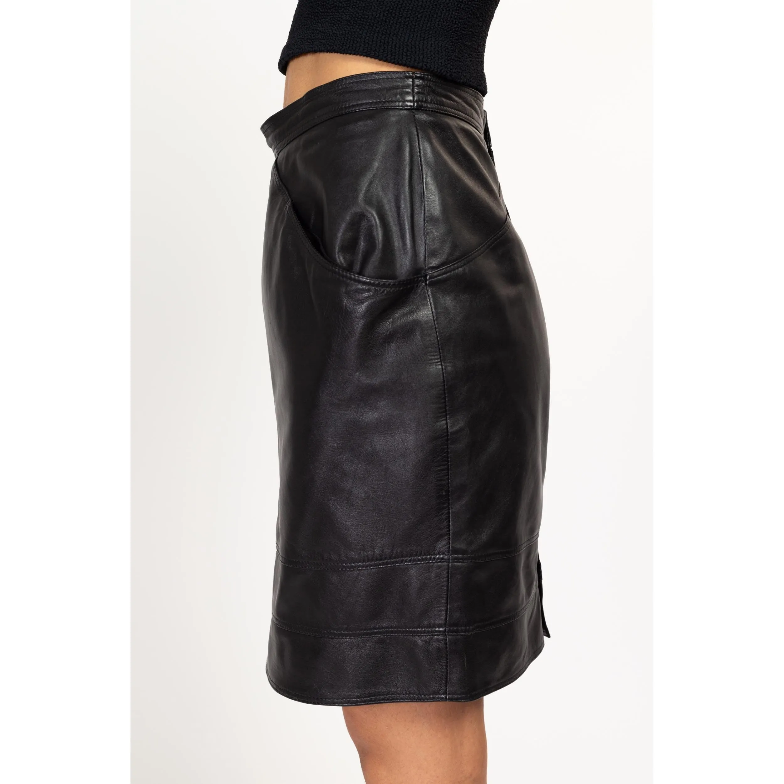 Medium 90s Black Leather Mini Skirt 27.5"