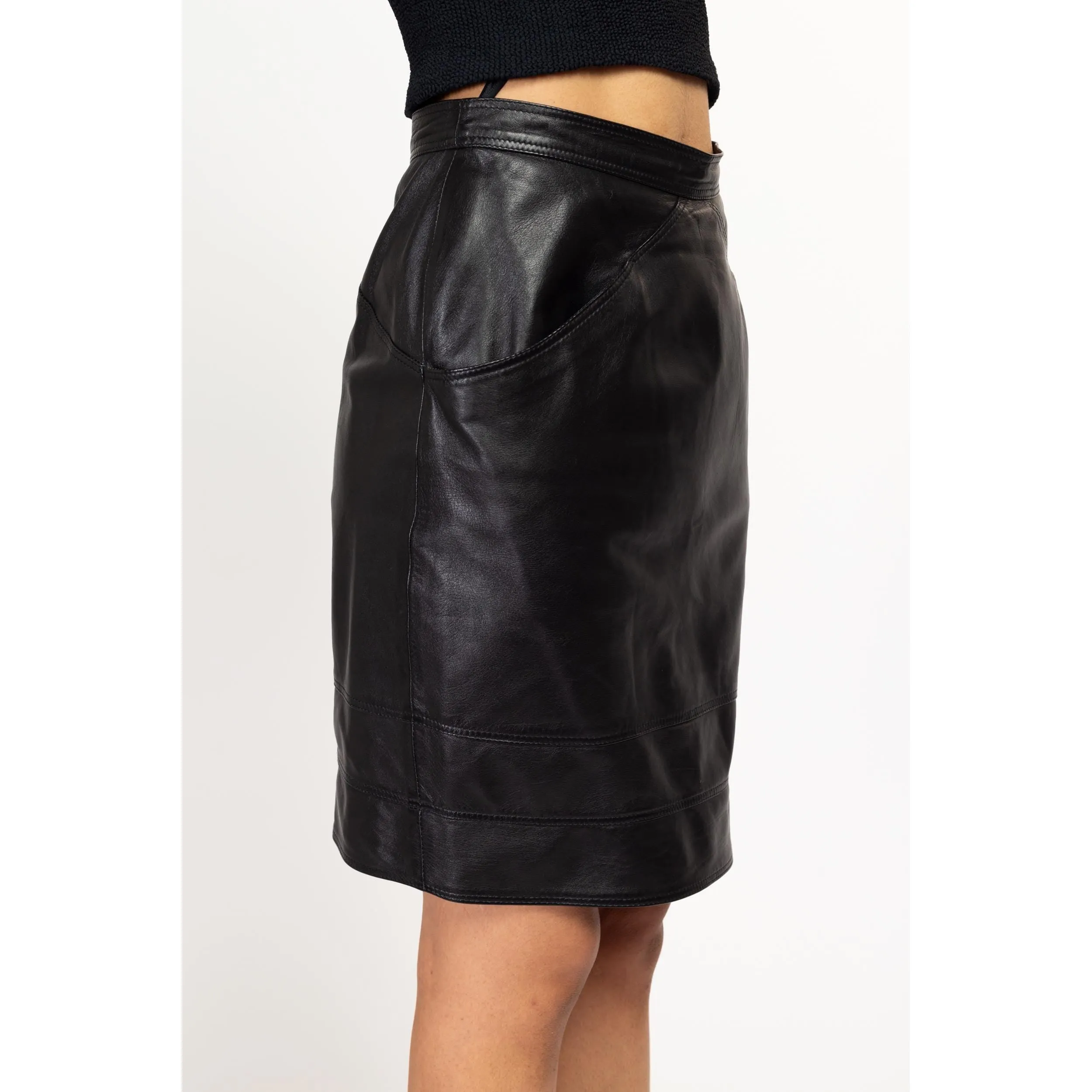 Medium 90s Black Leather Mini Skirt 27.5"